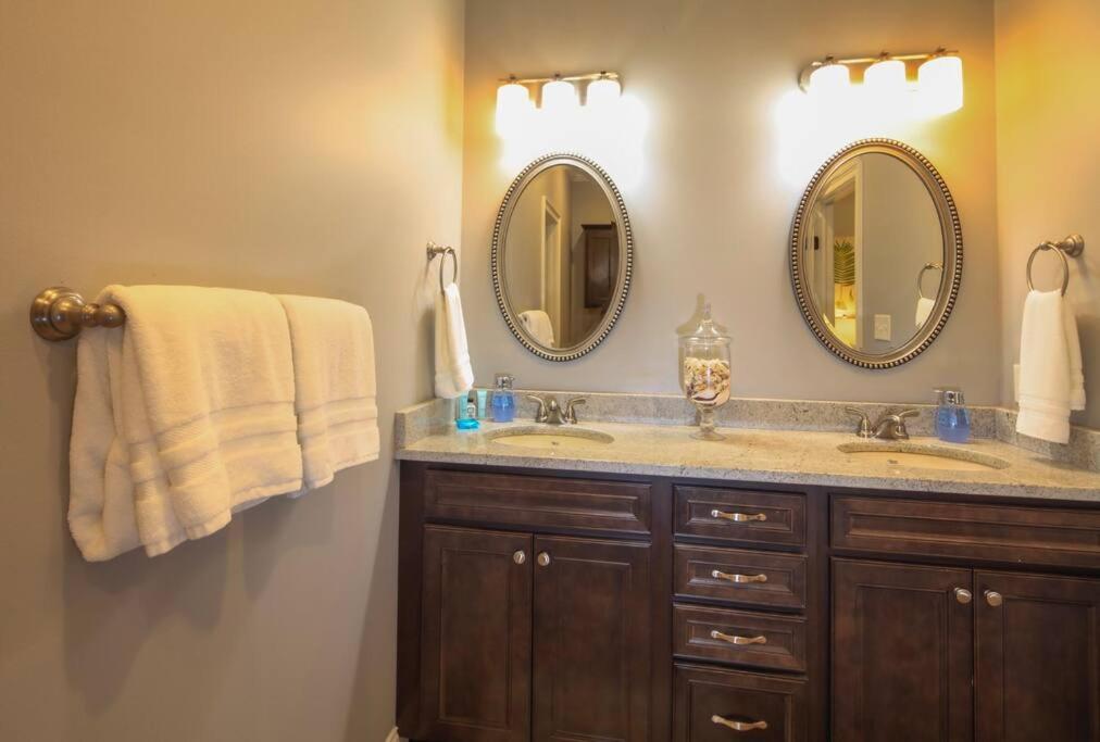 Luxury 2 Bedroom Townhouse #3 Lake Charles Exterior photo